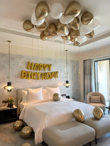 HAPPY BIRTHDAY setup- White and Gold